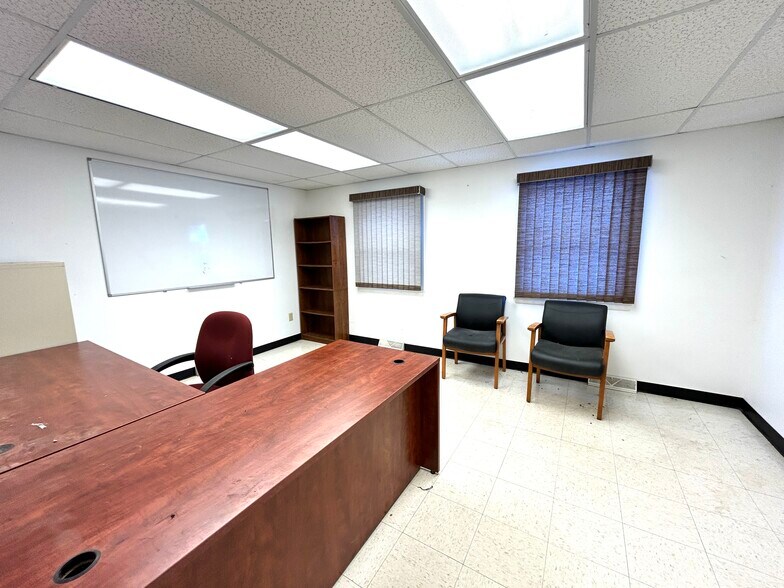 More Photos Of 123 Turkey Run Rd, Salem Distribution For Sale