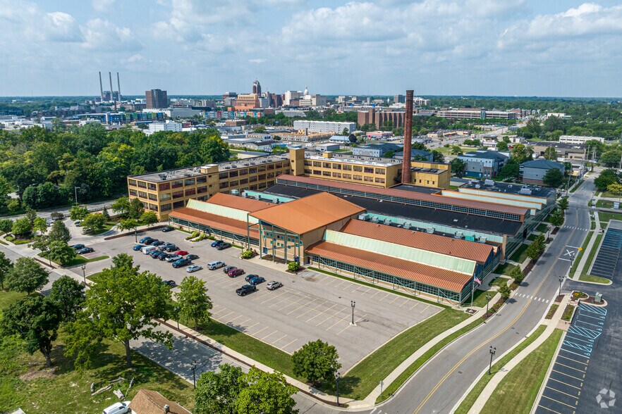 More Photos Of 740 May St, Lansing Office For Sale