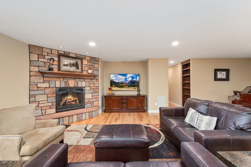 More Photos Of 13299 E County Line Rd, Longmont Flex For Sale