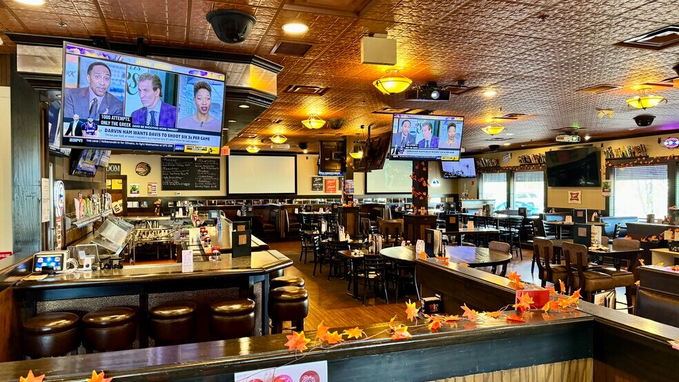 More Photos Of 3333 Hwy 10 E, Moorhead Restaurant For Sale