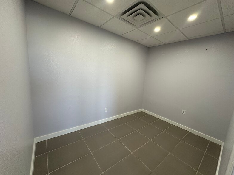 More Photos Of 1280 Hawkins Blvd, El Paso Office For Lease