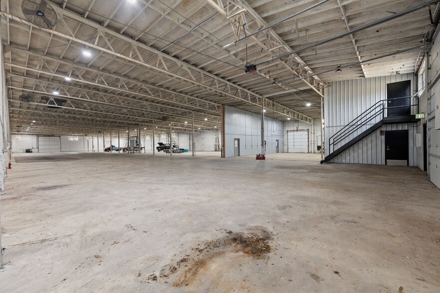 More Photos Of 1080 S Beckett St, Columbia Warehouse For Sale