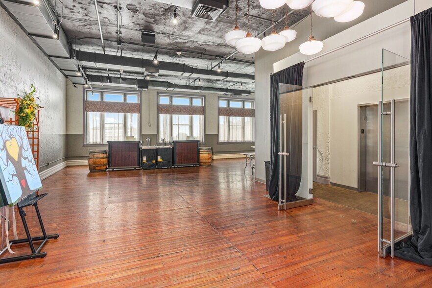 More Photos Of 812-814 W Hamilton St, Allentown Loft Creative Space For Sale