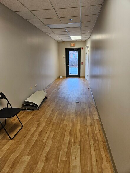 More Photos Of 932 N Wright St, Naperville Office For Lease