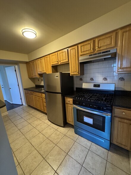 More Photos Of 3130 Buena Vista Ter SE, Washington Apartments For Sale