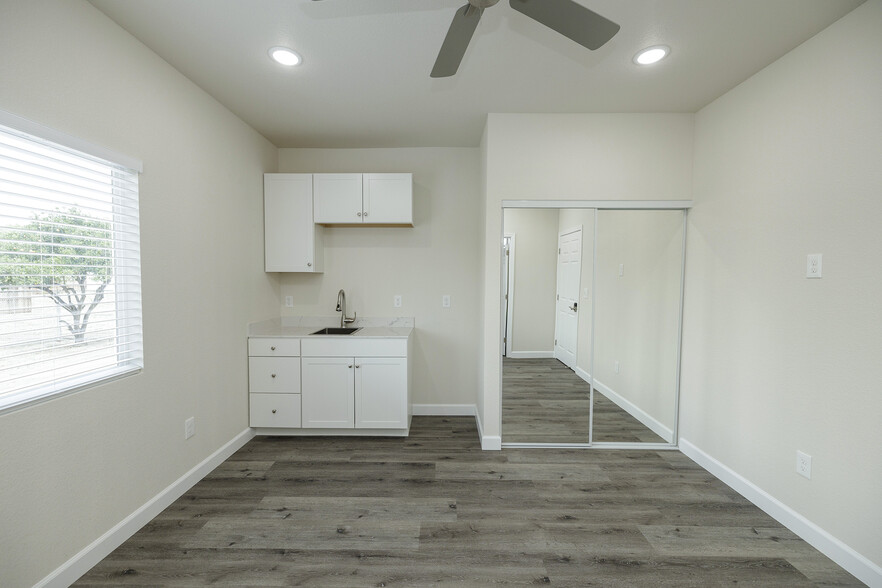 More Photos Of 720 N 2nd St, Patterson Specialty For Sale