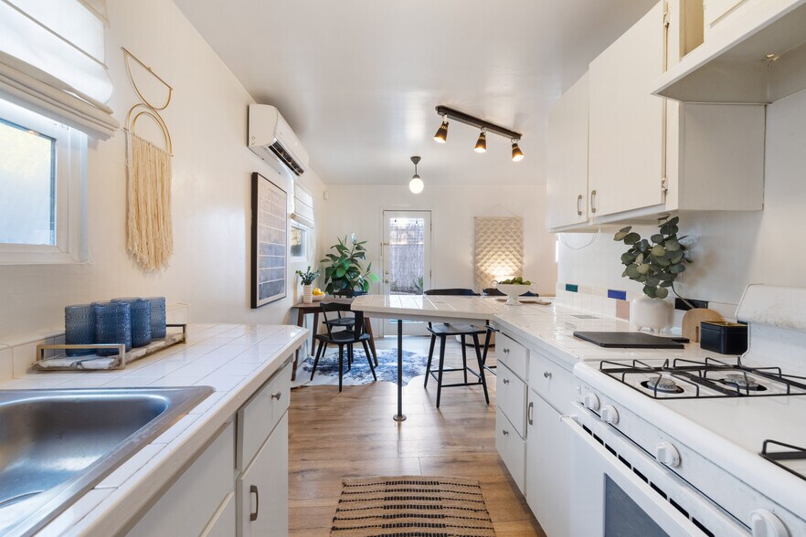 More Photos Of 1545 Duane St, Los Angeles Multifamily For Sale