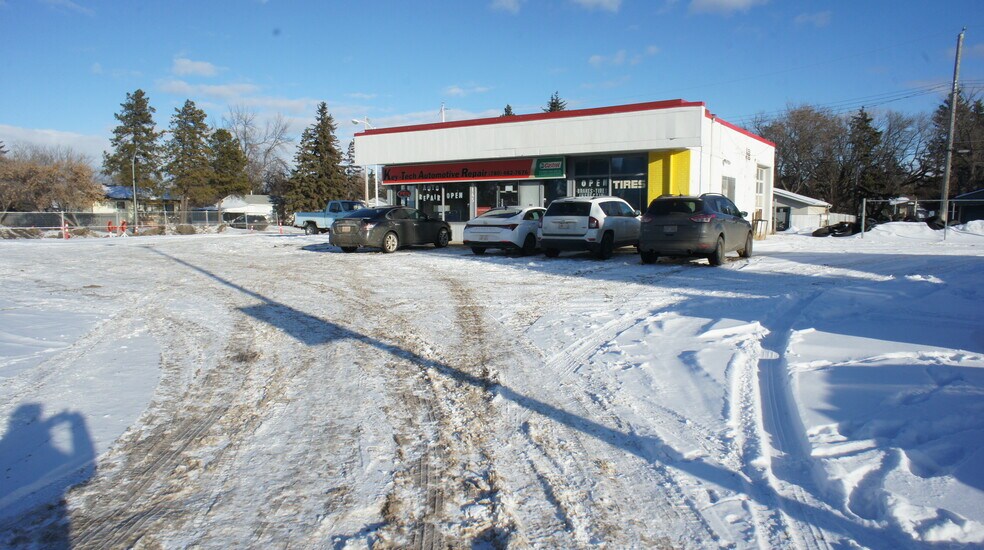 More Photos Of 9145 156 St NW, Edmonton Auto Repair For Sale