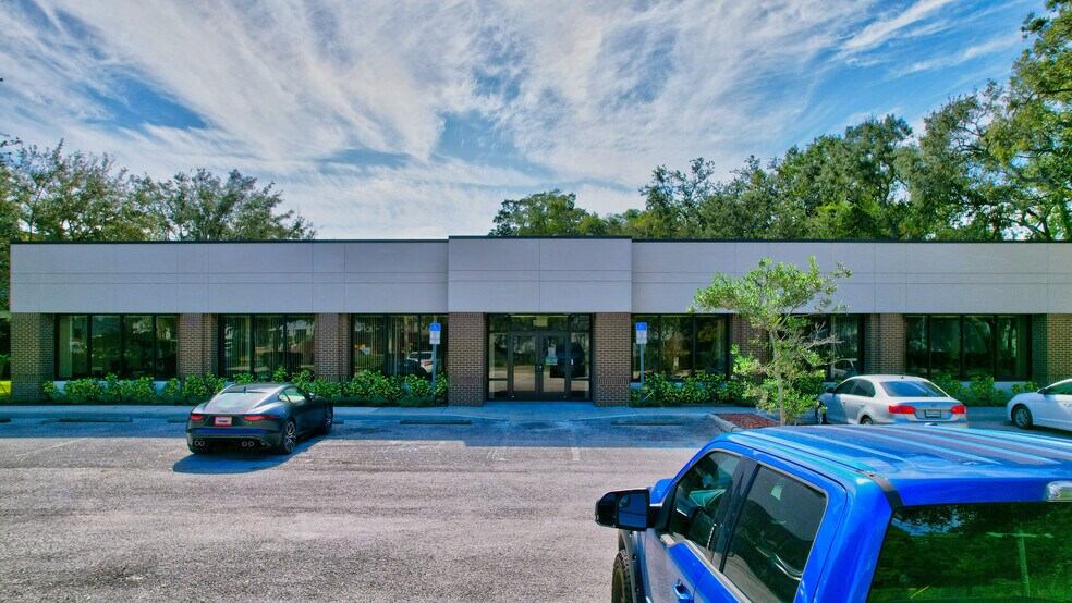 More Photos Of 5620 W Sligh Ave, Tampa Loft Creative Space For Sale
