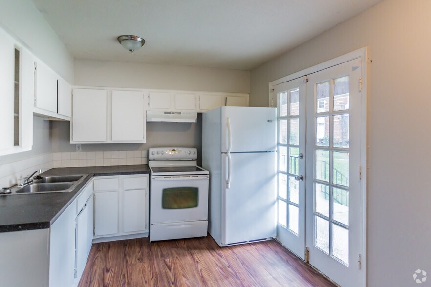 More Photos Of 2295 Candlewyck Cir, Memphis Apartments For Sale