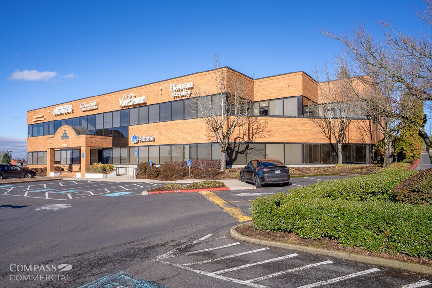 More Photos Of 10001-10117 SE Sunnyside Rd, Clackamas Unknown For Lease
