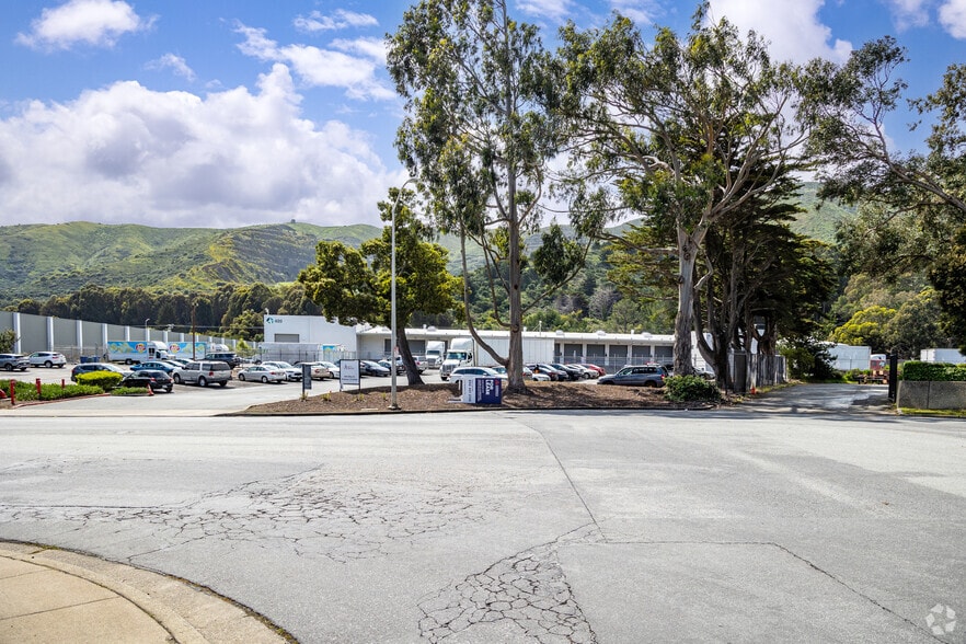 More Photos Of 499 Valley Dr, Brisbane Truck Terminal For Lease