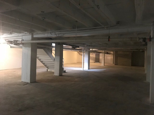 More Photos Of 2769-2787 N Milwaukee Ave, Chicago Coworking Space