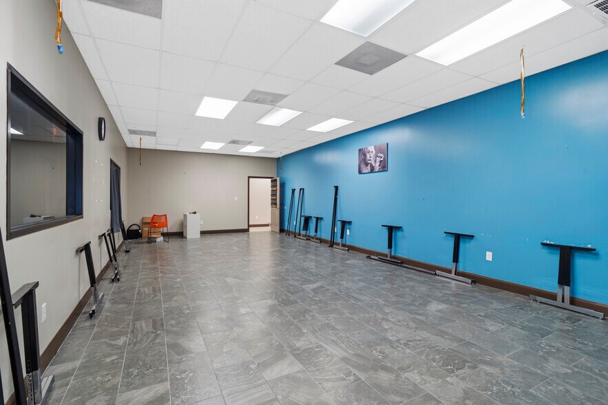 More Photos Of 8945 S Fry Rd, Katy Unknown For Lease