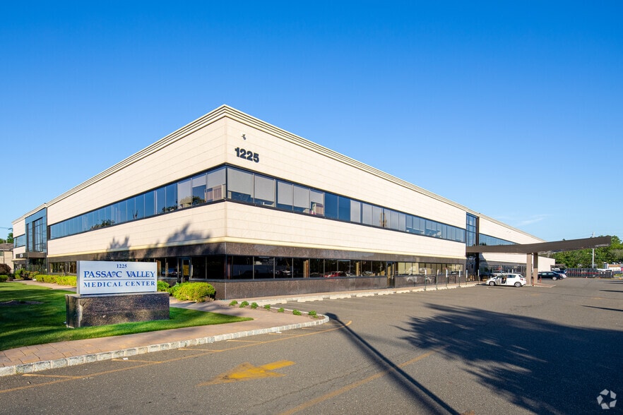 Primary Photo Of 1225 McBride Ave, Woodland Park Medical For Lease