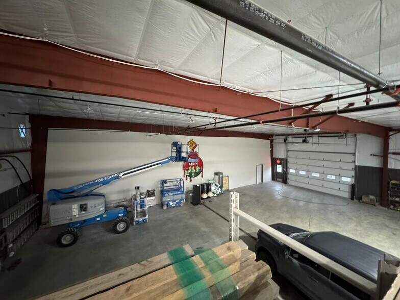 More Photos Of 645 Sandpiper Trl, Cottage Grove Warehouse For Sale