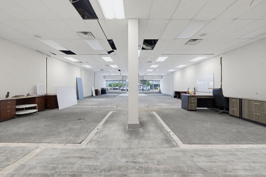 More Photos Of 3309 NE 33rd St, Fort Lauderdale Storefront Retail Office For Lease