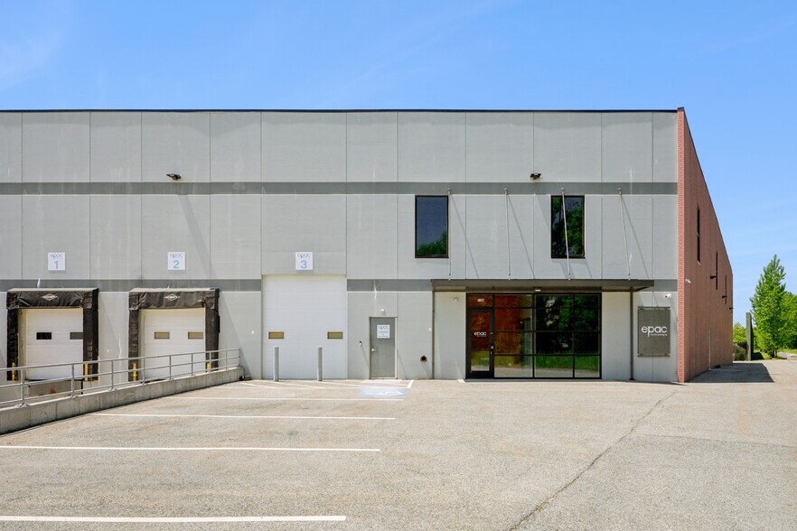 More Photos Of 52 Industrial Dr, Hyde Park Unknown For Lease
