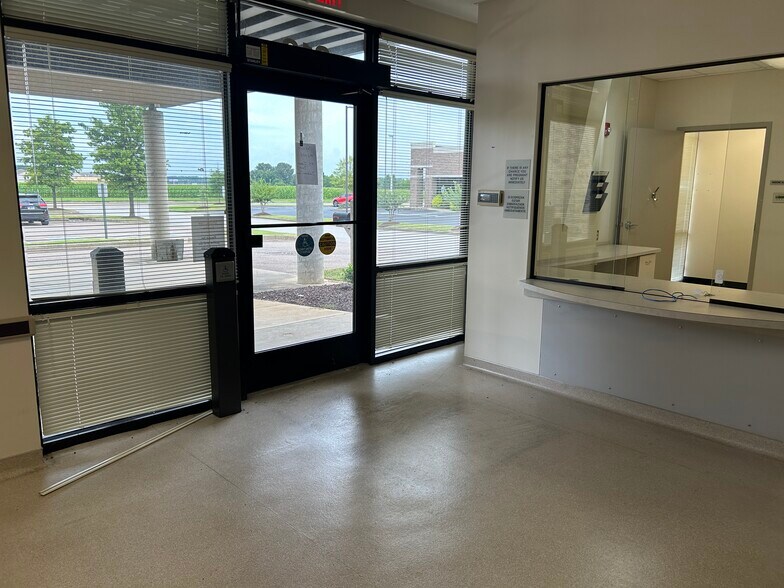 More Photos Of 213-221 Sterling Farm Dr, Jackson Medical For Lease