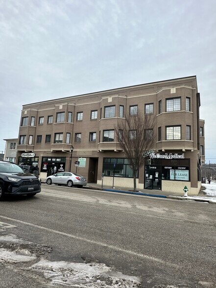 More Photos Of 1452 4th Ave, Huntington General Retail For Lease
