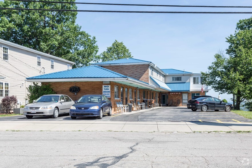 Primary Photo Of 5225 Old Lake Rd, Geneva Hotel For Sale