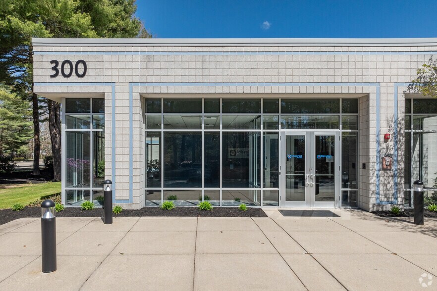 More Photos Of 300 Foxborough Blvd, Foxborough Light Manufacturing For Lease