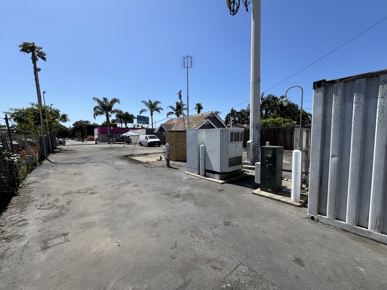 More Photos Of 1325 S Main St, Santa Ana Land For Lease