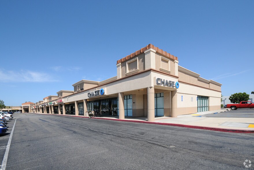 More Photos Of 17850-17870 Newhope St, Fountain Valley General Retail For Lease