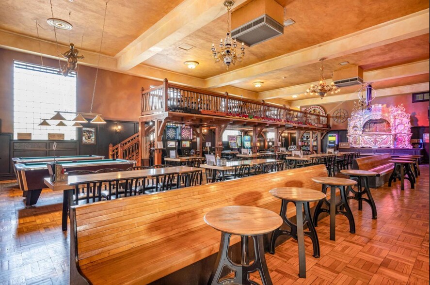 More Photos Of 623 Broadway St, Baraboo Specialty For Sale