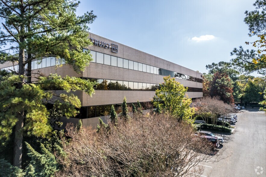 More Photos Of 850 Ridge Lake Blvd, Memphis Office For Lease