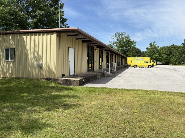 More Photos Of 9966 Samuel Rd, Carterville Self Storage For Sale