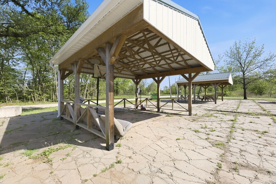 More Photos Of 74 2nd St, Moran Trailer Camper Park For Sale