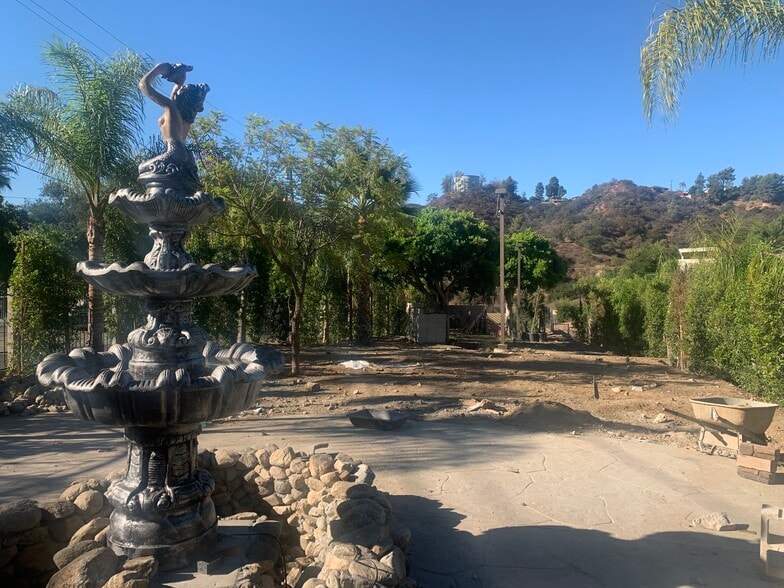 More Photos Of 6500 Foothill Blvd, Tujunga Restaurant For Sale