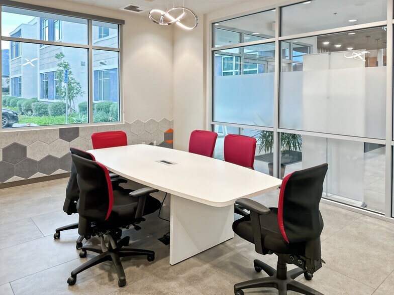 More Photos Of 980 W 6th St, Ontario Coworking Space