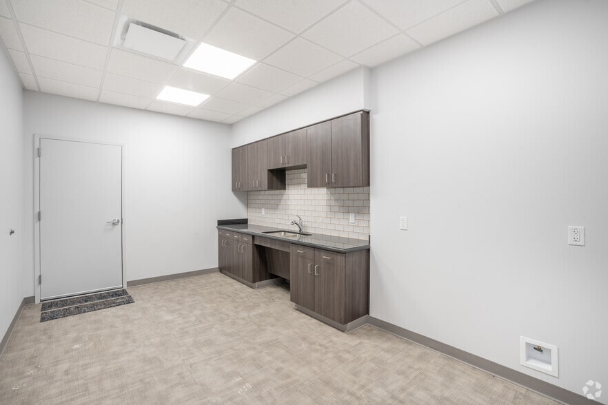 More Photos Of 3703 Cedar Blvd, Baytown Unknown For Lease