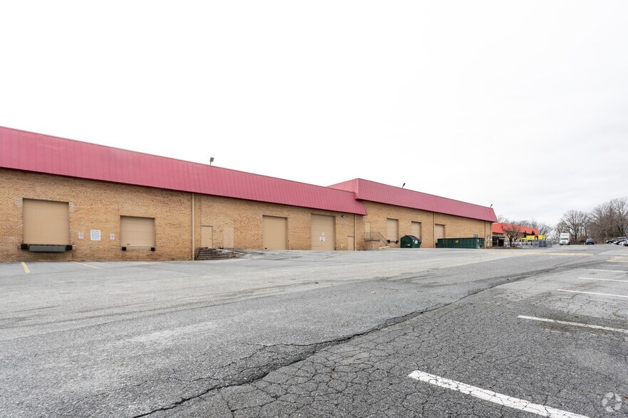 More Photos Of 1400-1464 Desoto Rd, Baltimore Warehouse For Lease