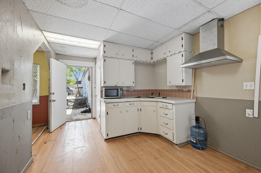 More Photos Of 4110 Haltom Rd, Haltom City Freestanding For Sale