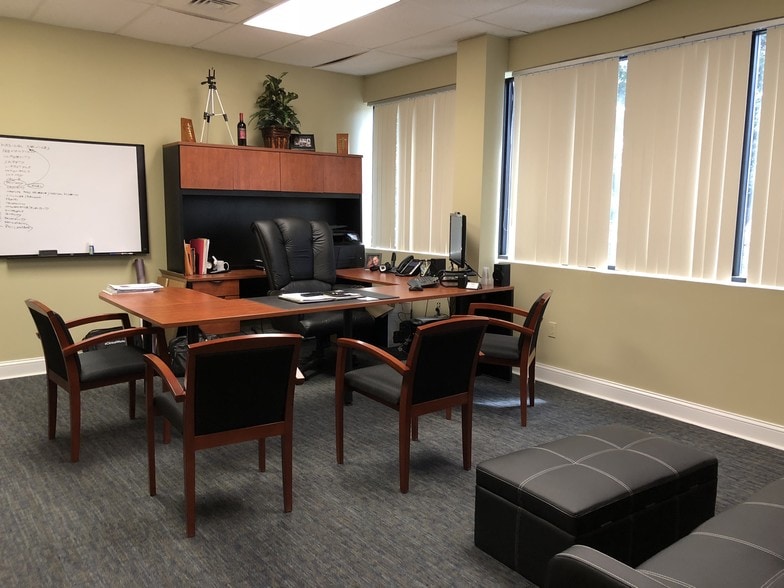 More Photos Of 556 Washington Ave, North Haven Office For Sale