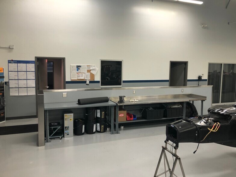 More Photos Of 114 Venture Dr, Pataskala Warehouse For Lease