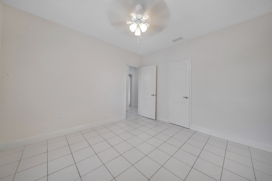 More Photos Of 931 SW 3rd St, Miami Apartments For Sale