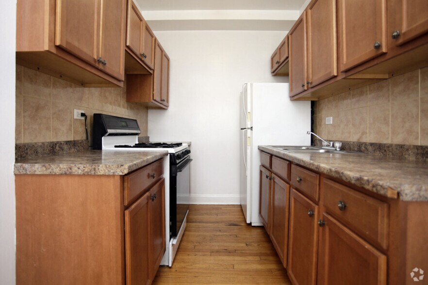 More Photos Of 5200 N Sheridan Rd, Chicago Apartments For Lease