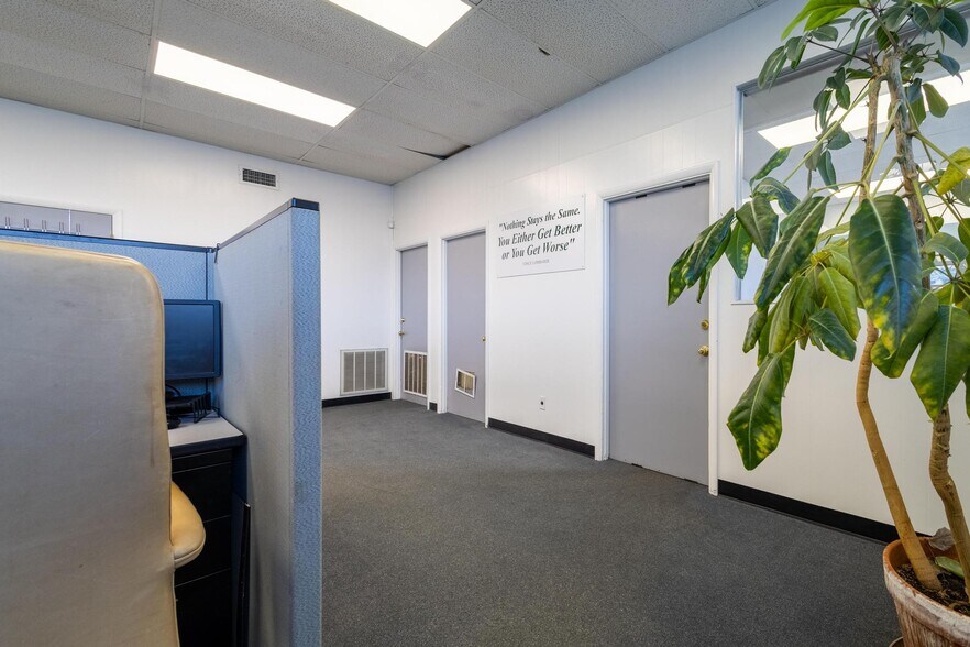 More Photos Of 630 Market St, Steubenville Office For Sale