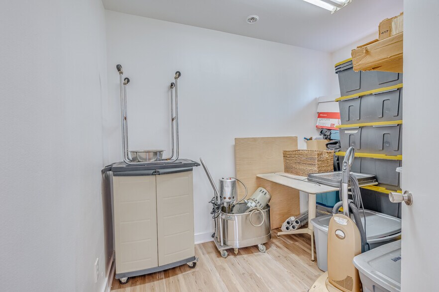 More Photos Of 1403 Spring Hill Ave, Mobile Healthcare For Sale