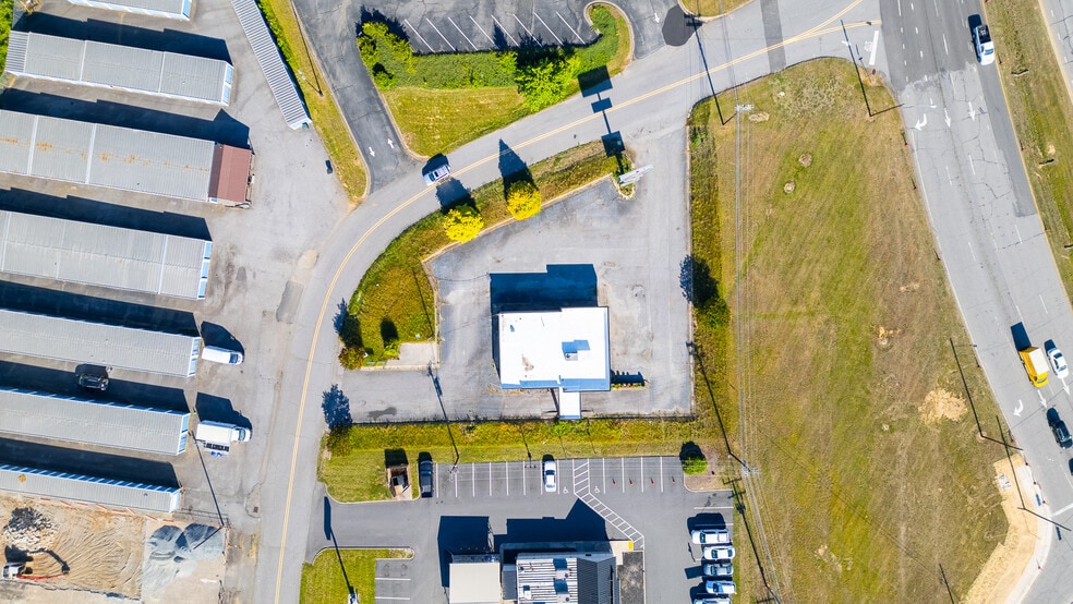 More Photos Of 1303 Curtis Bridge Rd, Wilkesboro Fast Food For Sale