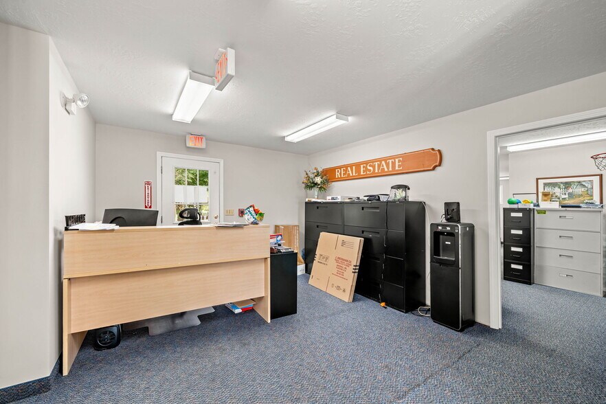 More Photos Of 15 Garden Rd, Plaistow Office For Sale