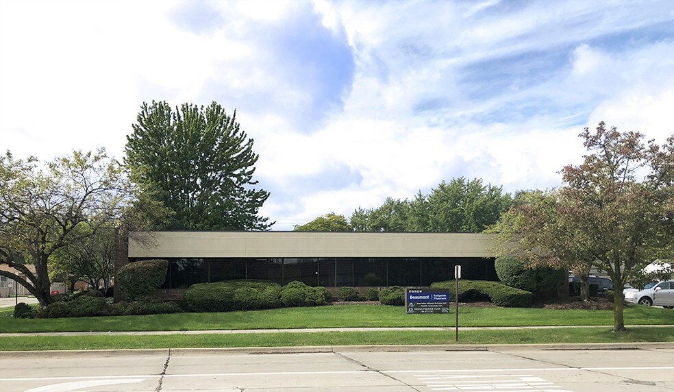 Primary Photo Of 25509 Kelly Rd, Roseville Office For Sale