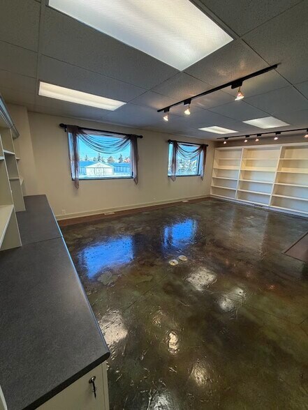 More Photos Of 11113 83 Av, Fort Saskatchewan Warehouse For Sale