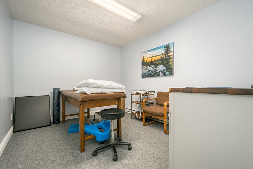 More Photos Of 541 Spruce St, Thomas Flex For Sale