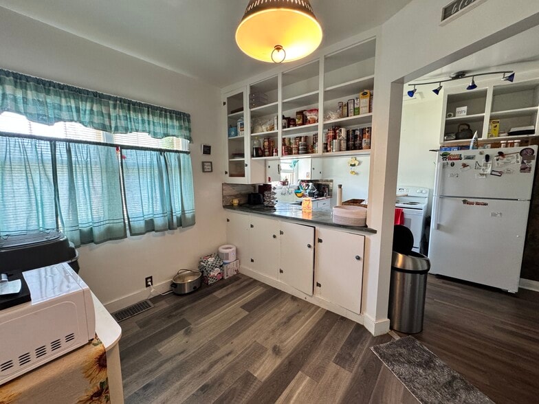 More Photos Of 120 9th Ave N, Buhl Multifamily For Sale