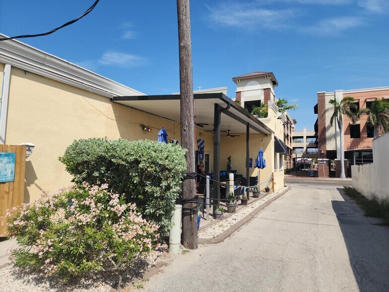 More Photos Of 111 W Olympia Ave, Punta Gorda Restaurant For Sale